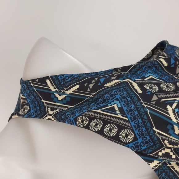 Cydney Mao Women's Top Size XL Blue Black Geometric Pattern Sleeveless V-Neck - Picture 6 of 13